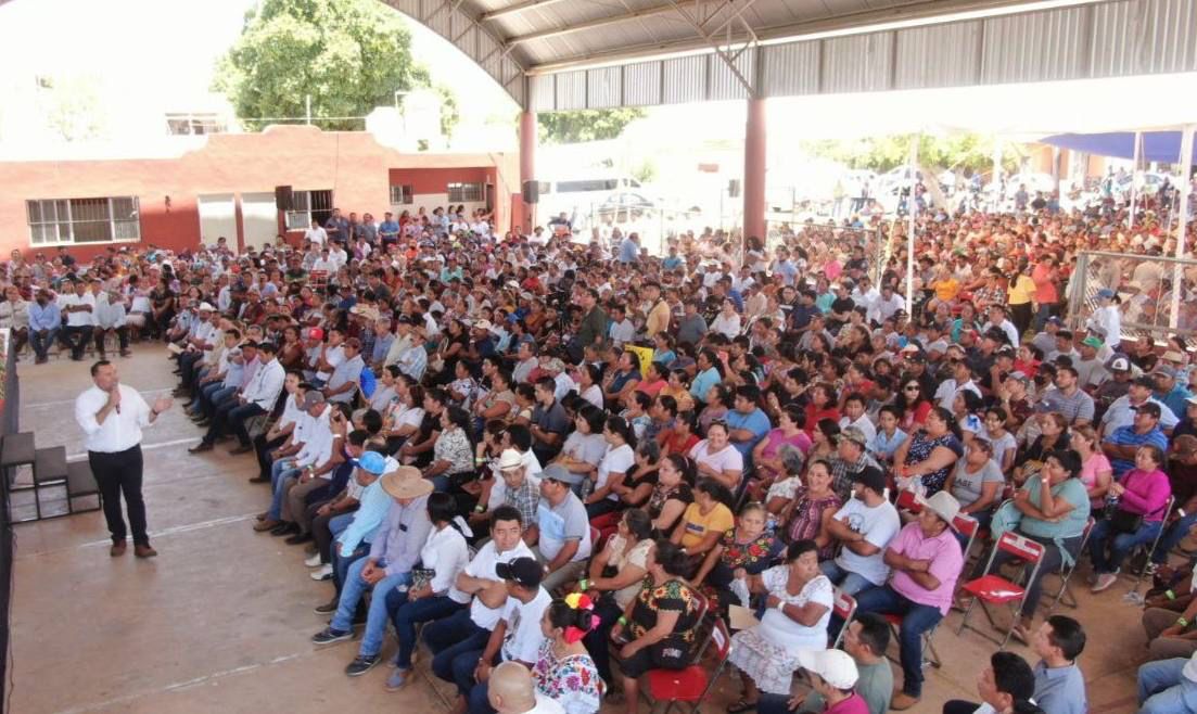 Presidente Municipal de Mérida sostuvo una reunión regional con productores y productoras del campo en la que participaron más de 2 mil personas.