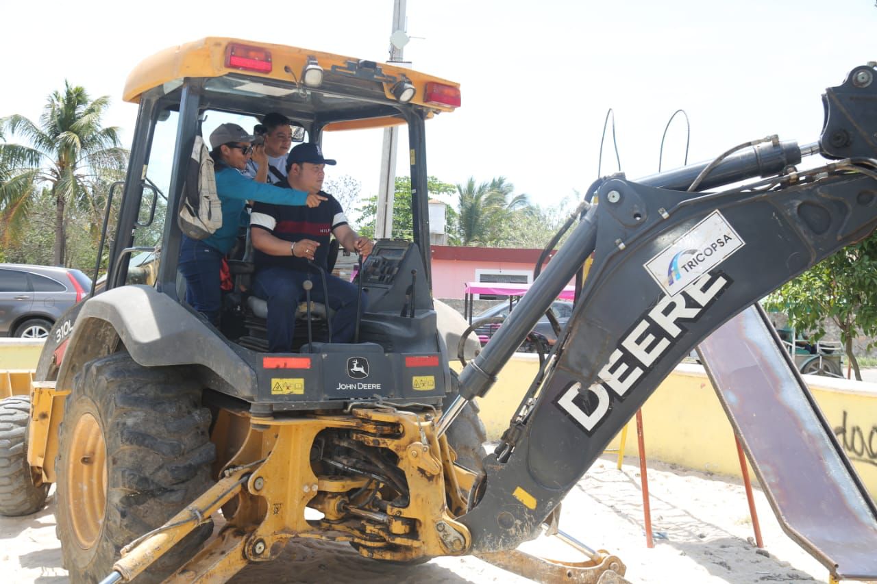 Ayuntamiento de Kanasín inicia trabajos de rehabilitación de parques en San Camilo