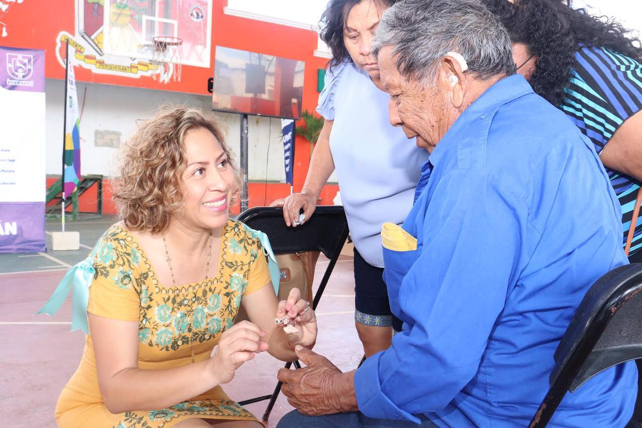 El Gobernador Mauricio Vila Dosal ha brindado apoyo a cerca de 800 personas con problemas de audición en el estado de Yucatán. 