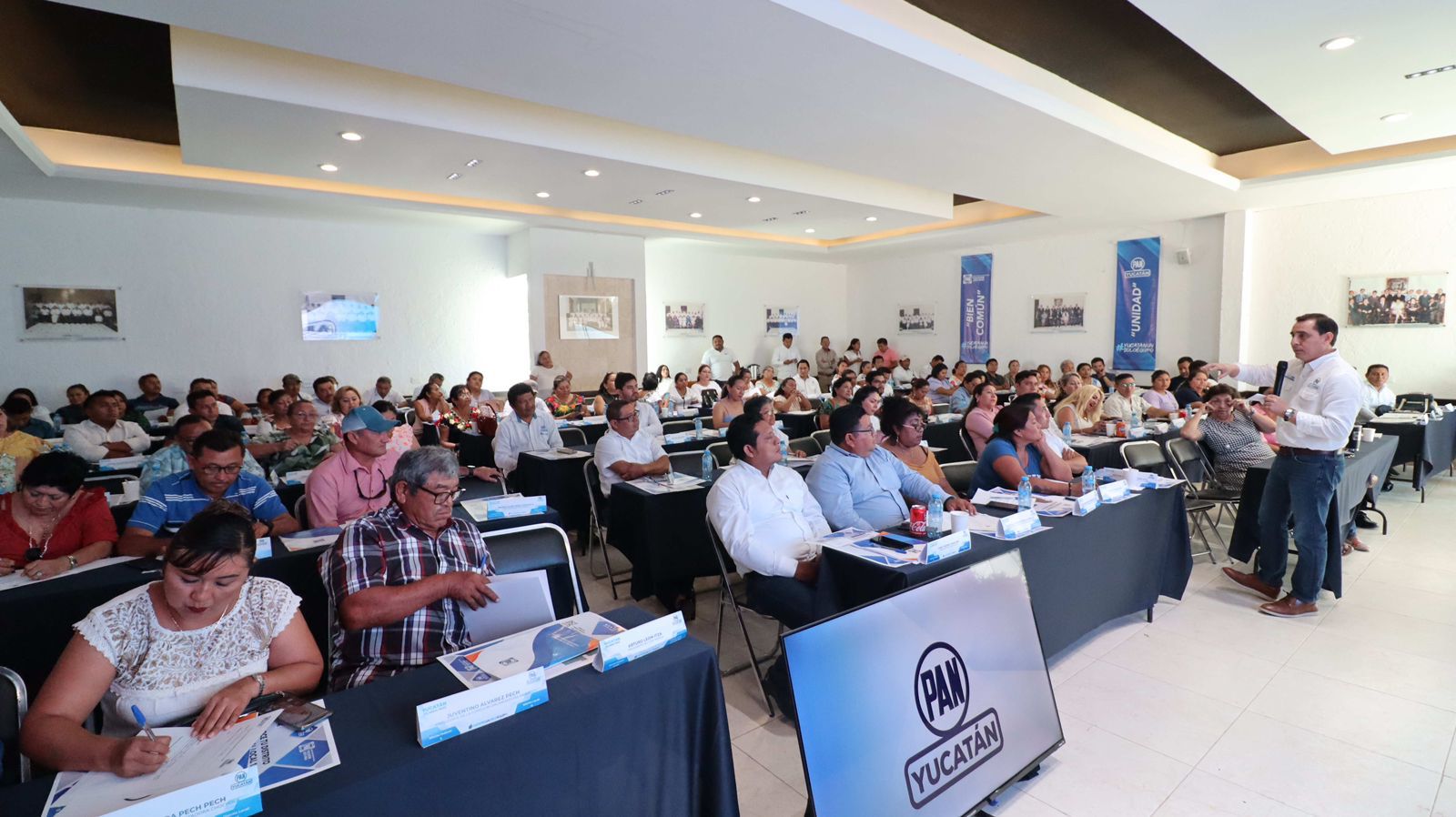 Cano Cetina destacó que el PAN Yucatán “es un partido democrático y de libertades. Que queremos seguir construyendo una sociedad más justa y equilibrada, y para ello necesitamos ser solidarios y ser subsidiarios”.