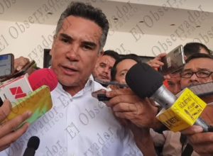 Alejandro Moreno respalda a Jorge Carlos Ramírez Marín como candidato del PRI en Yucatán