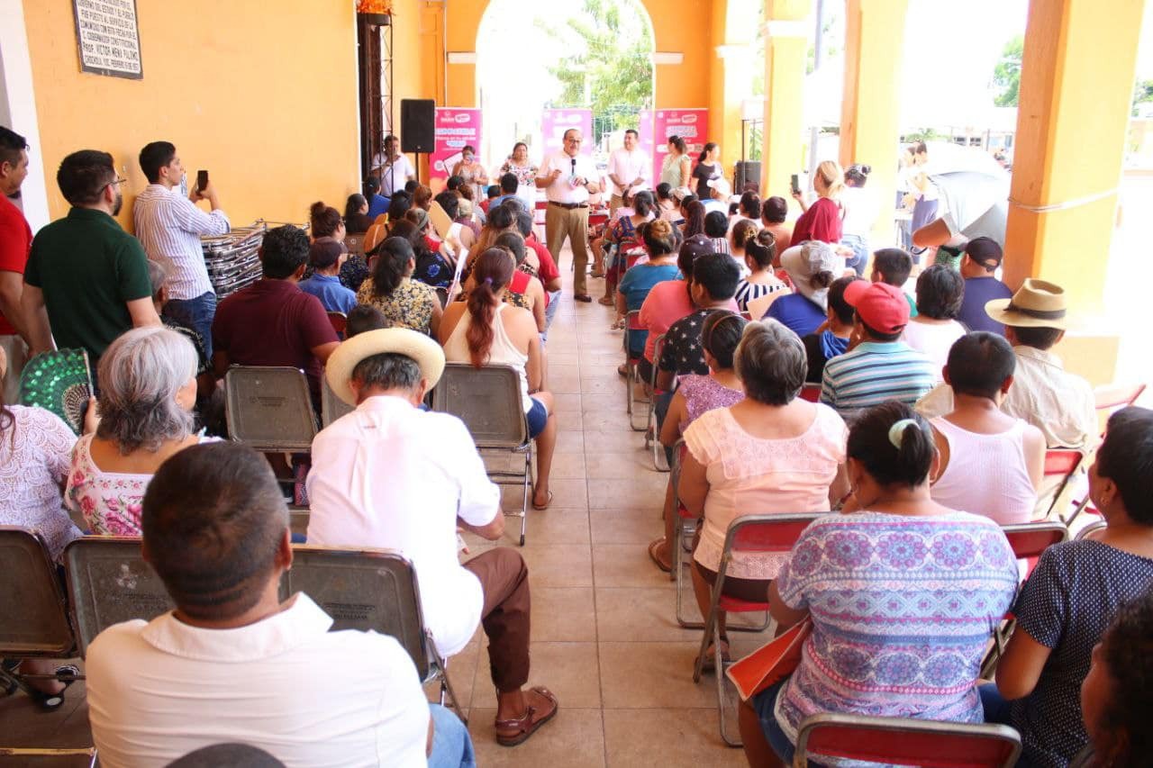 El Senador por Yucatán visitó el municipio de Chocholá, donde acercó los servicios de salud de las Clínicas Comunitarias Wilma Marín y de conectividad con el programa “Internet y Telefonía gratis”