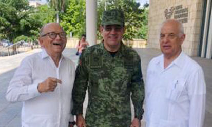 El coronel Jorge Nuño Jimenez con el General Oscar Lozano Águila y Noé Peniche en la pasada reunión mundial de Senvicios Ferroviarios